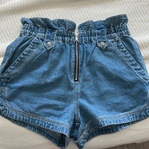 NWOT Ruffle Sea Shorts